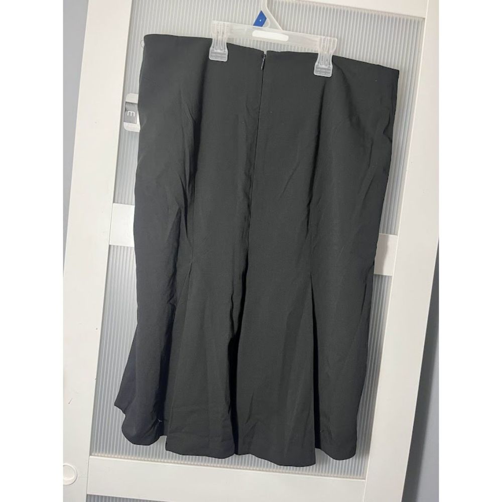 G_NWT!! Mossimo Black Size 10 Knee Length Skirt Pleated Flare